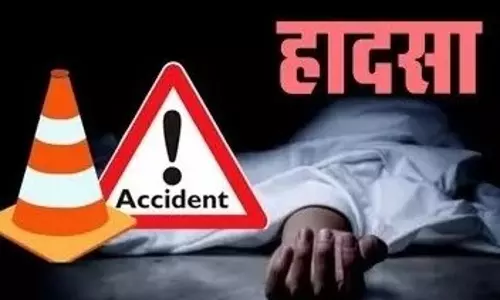 Allahabad: छरिबना गांव के पास कार की टक्कर से पत्नी समेत पूर्व प्रधान की मौत Allahabad: छरिबना गांव के पास कार की टक्कर से पत्नी समेत पूर्व प्रधान की मौत