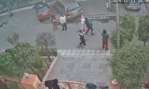 Mohali: सड़क पार कर रही बच्ची को ऑटो ने मारी टक्कर, अस्पताल में मौत Mohali: सड़क पार कर रही बच्ची को ऑटो ने मारी टक्कर, अस्पताल में मौत