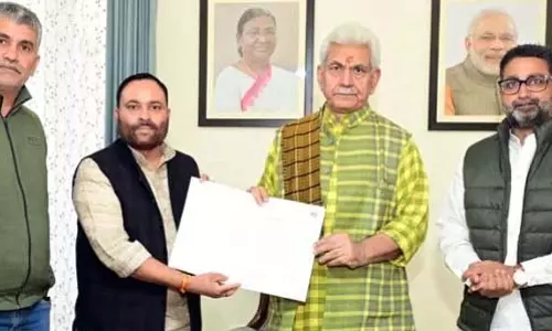 यूपी के मंत्रियों ने LG से मुलाकात की, उन्हें महाकुंभ के लिए आमंत्रित किया