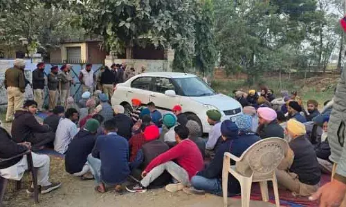 Tajpur के निवासियों ने पुलिस पर ‘हमले’ की जांच की मांग की Tajpur के निवासियों ने पुलिस पर ‘हमले’ की जांच की मांग की