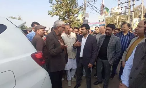 विधायक शाम लाल, JMC आयुक्त ने जम्मू उत्तर में जल निकायों का निरीक्षण किया विधायक शाम लाल, JMC आयुक्त ने जम्मू उत्तर में जल निकायों का निरीक्षण किया