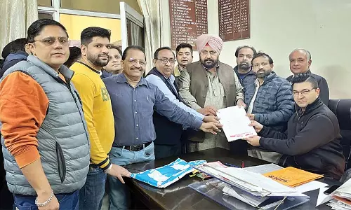 हाईकोर्ट ने ताजा स्टेटस रिपोर्ट दाखिल करने के जारी किए आदेश हाईकोर्ट ने ताजा स्टेटस रिपोर्ट दाखिल करने के जारी किए आदेश