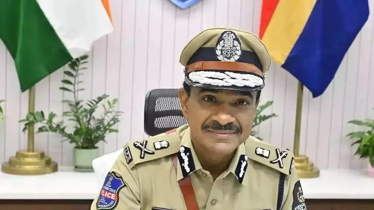 Hyderabad पुलिस ने नए साल के जश्न के लिए दिशा-निर्देश जारी किए Hyderabad पुलिस ने नए साल के जश्न के लिए दिशा-निर्देश जारी किए