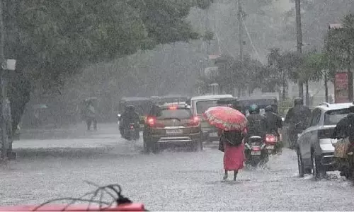 Tamil Nadu में पूर्वोत्तर मॉनसून तेज़: मौसम विभाग की ओर से रेड अलर्ट जारी Tamil Nadu में पूर्वोत्तर मॉनसून तेज़: मौसम विभाग की ओर से रेड अलर्ट जारी