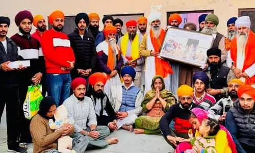 Amritsar: संप्रदाय प्रमुख ने युवाओं से कहा कि खेल नशे से बेहतर Amritsar: संप्रदाय प्रमुख ने युवाओं से कहा कि खेल नशे से बेहतर
