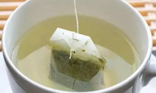 आपको Green Tea बैग्स को कभी नहीं फेंकना चाहिए, 4 कारण आपको Green Tea बैग्स को कभी नहीं फेंकना चाहिए, 4 कारण