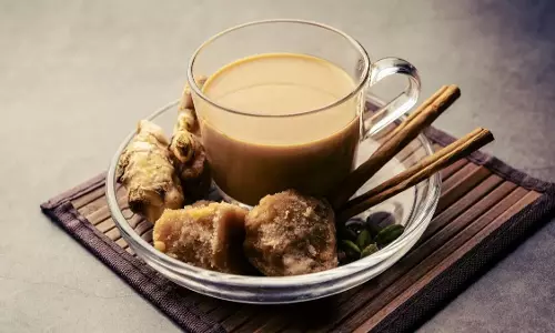 रात को सोने से पहले गुड़ वाला दूध पीने के 5 प्रभावशाली स्वास्थ्य लाभ रात को सोने से पहले गुड़ वाला दूध पीने के 5 प्रभावशाली स्वास्थ्य लाभ