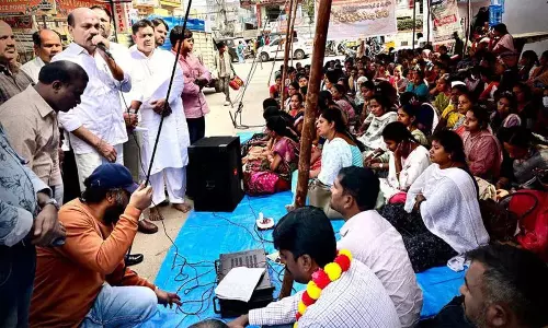 Chinta Prabhakar: वादों की अनदेखी करने वाली कांग्रेस को एमएलसी चुनाव में सिखाएं सबक