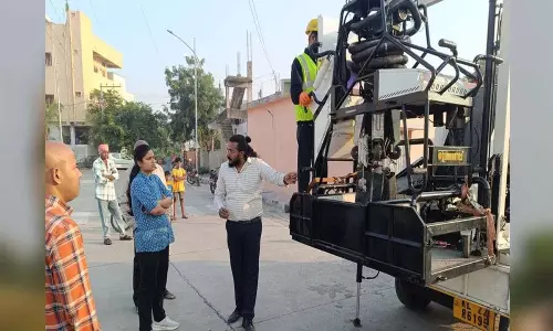 Karimnagar नगर निगम एकीकृत मैनहोल सफाई रोबोटिक मशीन शुरू करने की बना रहा योजना Karimnagar नगर निगम एकीकृत मैनहोल सफाई रोबोटिक मशीन शुरू करने की बना रहा योजना
