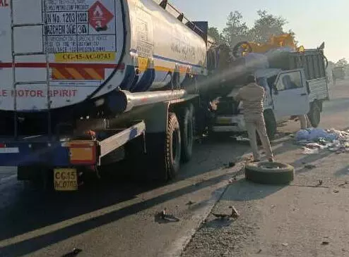 पिकअप ड्राइवर की दर्दनाक मौत, डीजल ट्रक से वाहन की टक्कर