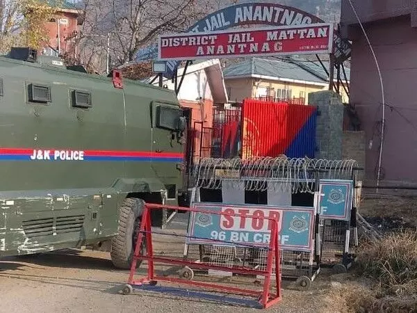 J-K: काउंटर इंटेलिजेंस कश्मीर ने छापेमारी की, डिजिटल डिवाइस जब्त कीं