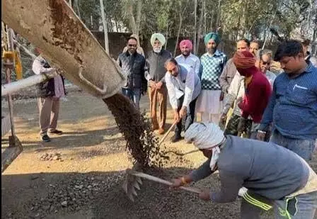 Mohali की पहली कंक्रीट सड़क का निर्माण कार्य शुरू