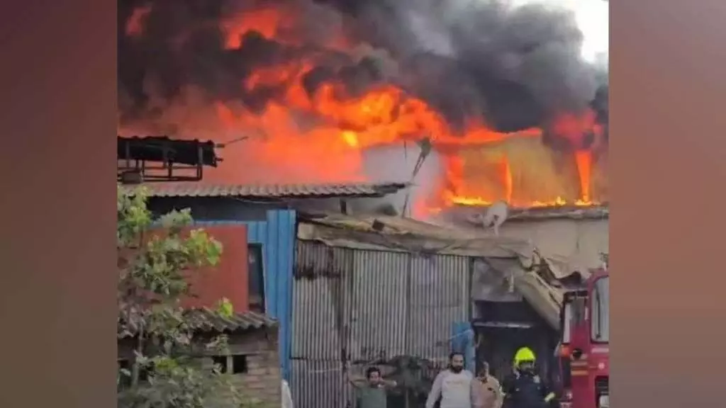 पिंपरी: कुदलवाड़ी में अनाधिकृत कबाड़ गोदामों को लेकर प्रशासन का बड़ा फैसला