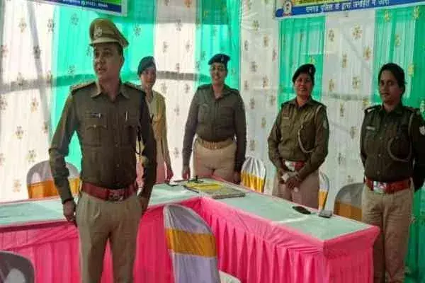 Ramgarh:  पुलिस ने जन शिकायत समाधान कार्यक्रम के लिए लोगों को किया जागरूक