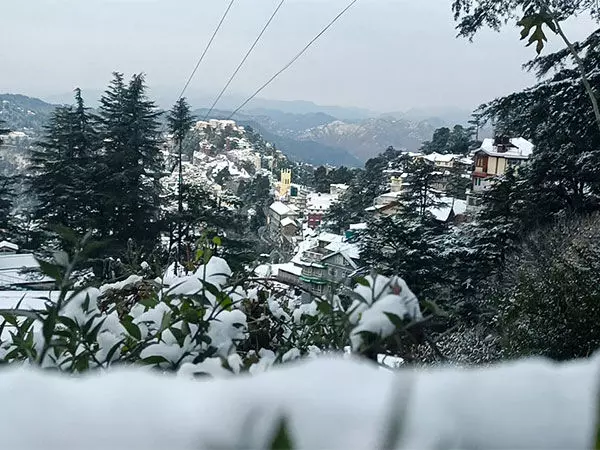 बर्फबारी की उम्मीद के बीच Shimla में पर्यटन बढ़ा