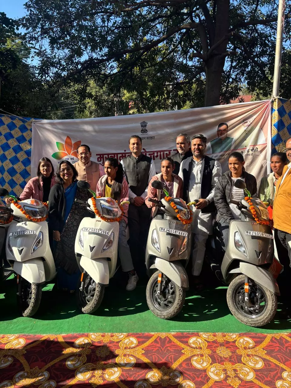 Ajmer: जिला स्तरीय महिला सम्मेलन 20 बालिकाओं को प्रदान की निःशुल्क स्कूटी Ajmer: जिला स्तरीय महिला सम्मेलन 20 बालिकाओं को प्रदान की निःशुल्क स्कूटी