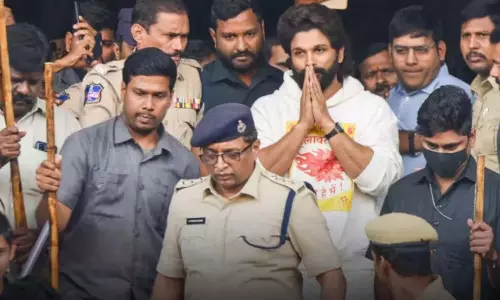 भगदड़ मामले में अल्लू अर्जुन को अंतरिम जमानत मिली भगदड़ मामले में अल्लू अर्जुन को अंतरिम जमानत मिली