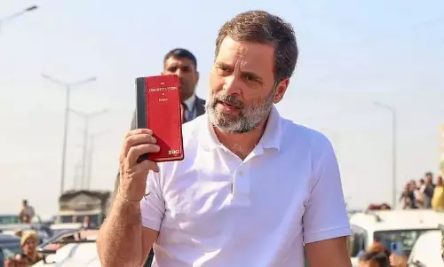 Savarkar के खिलाफ टिप्पणी को लेकर लखनऊ की अदालत ने राहुल गांधी को तलब किया