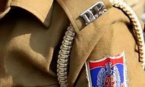 2 अवैध बांग्लादेशी अप्रवासी गिरफ्तार, 1000 से अधिक की पहचान: Delhi Police 2 अवैध बांग्लादेशी अप्रवासी गिरफ्तार, 1000 से अधिक की पहचान: Delhi Police