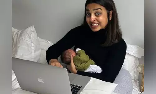 Radhika Apte ने अपने एक सप्ताह के बच्चे को स्तनपान कराते हुए तस्वीर साझा की Radhika Apte ने अपने एक सप्ताह के बच्चे को स्तनपान कराते हुए तस्वीर साझा की