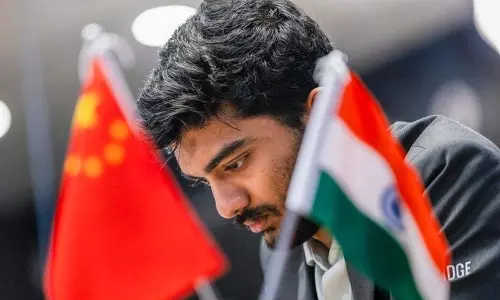 World champion: गुकेश को ट्रॉफी मिली, स्टारडम का आनंद लिया World champion: गुकेश को ट्रॉफी मिली, स्टारडम का आनंद लिया