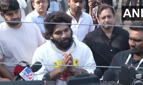 Allu Arjun: जेल में एक रात बिताने के बाद रिहा हुए अल्लू अर्जुन, बड़ा बयान दिया