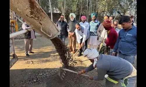 मोहाली Construction work of first concrete road started मोहाली Construction work of first concrete road started