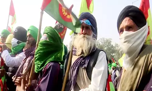 हरियाणा सरकार ने किसानों के Delhi March आह्वान के बाद अंबाला के कुछ हिस्सों में 14-17 दिसंबर तक इंटरनेट सेवाएं निलंबित कर दीं हरियाणा सरकार ने किसानों के Delhi March आह्वान के बाद अंबाला के कुछ हिस्सों में 14-17 दिसंबर तक इंटरनेट सेवाएं निलंबित कर दीं