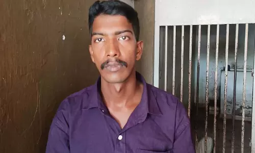 Actress अनुश्री के पिता की कार चोरी: पुलिस ने संदिग्ध को हिरासत में लिया Actress अनुश्री के पिता की कार चोरी: पुलिस ने संदिग्ध को हिरासत में लिया