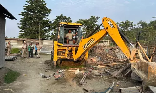 Assam : ग्वालपाड़ा में बेदखली अभियान के कारण 44 परिवार बेघर
