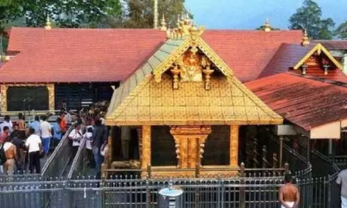 Sannidhanam में कोहरा छाया, लगातार बारिश के कारण भीड़ कम