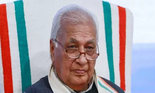 Kerala : कुलपति नियुक्ति विवाद के बीच राज्यपाल आरिफ मोहम्मद खान केरल विश्वविद्यालय का दौरा करेंगे Kerala : कुलपति नियुक्ति विवाद के बीच राज्यपाल आरिफ मोहम्मद खान केरल विश्वविद्यालय का दौरा करेंगे