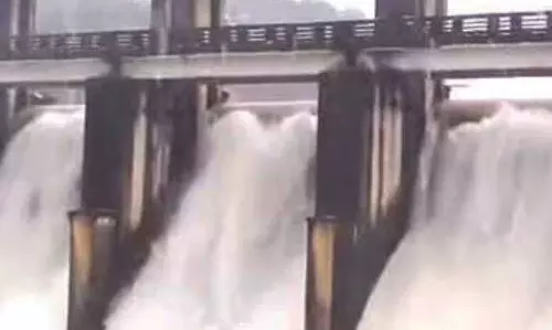 Kerala : केएसईबी ने सरकार को निजी कंपनी द्वारा अनुबंध उल्लंघन की जानकारी दी Kerala : केएसईबी ने सरकार को निजी कंपनी द्वारा अनुबंध उल्लंघन की जानकारी दी