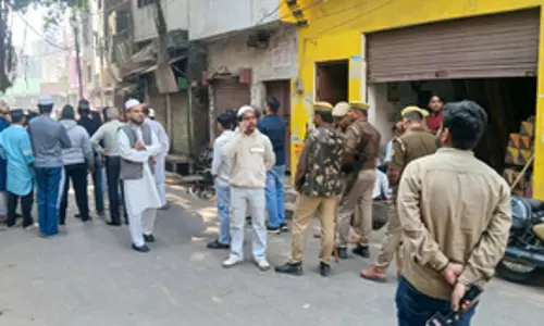 Uttar Pradesh: बिजली चोरी के खिलाफ अधिकारियों ने की कार्रवाई