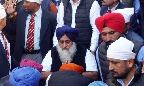 Sukhbir, अन्य शिअद नेताओं ने तन्खाह पूरा किया, अकाल तख्त पर अरदास की