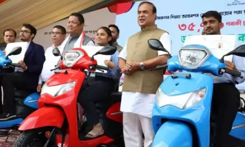 Assam : राज्य छोड़ने वाले या पाठ्यक्रम छोड़ने वाले छात्र राज्य प्रायोजित