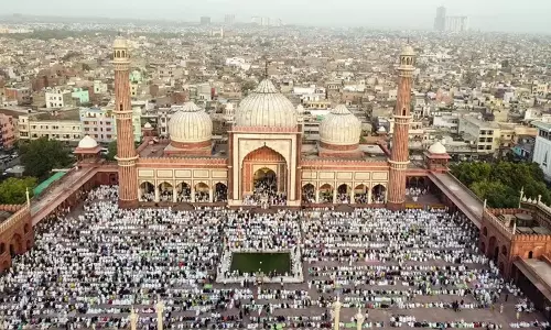 Sambhal प्रशासन ने जामा मस्जिद के पास बिजली चोरी के खिलाफ अभियान चलाया