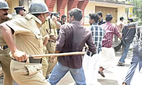 Campus हिंसा में बढ़ोतरी : केरल पुलिस ने पिछले 9 सालों में तीन छात्रों की मौत सहित 500 मामले दर्ज किये