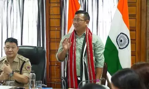 Arunachal : दोईमुख विधायक नबाम विवेक ने यूपिया में इलेक्ट्रिक ड्रायर मशीनें वितरित कीं Arunachal : दोईमुख विधायक नबाम विवेक ने यूपिया में इलेक्ट्रिक ड्रायर मशीनें वितरित कीं