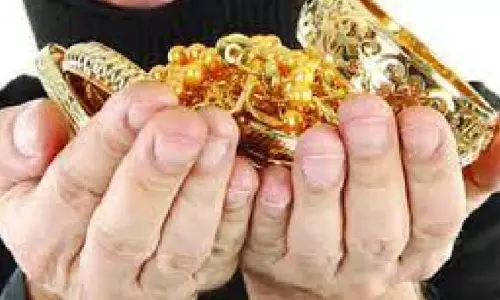 चोर ने आभूषण खरीदने के बहाने चुराया साढ़े 3 लाख का सोना, अपराधी गिरफ्तार