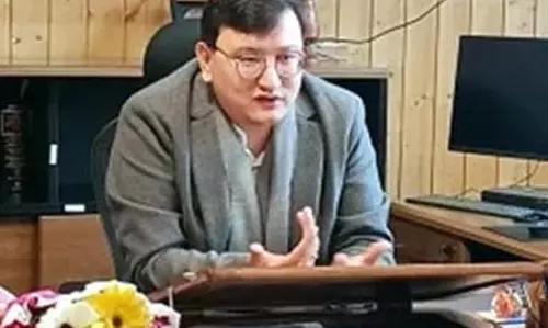 DC बारामुल्ला ने आधार धारकों से बायोमेट्रिक्स, जनसांख्यिकीय डेटा अपडेट करने का आग्रह किया DC बारामुल्ला ने आधार धारकों से बायोमेट्रिक्स, जनसांख्यिकीय डेटा अपडेट करने का आग्रह किया
