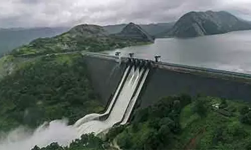 मुल्लापेरियार बांध की मरम्मत की अनुमति मिल गई: नया बांध बनने तक ही आदेश मुल्लापेरियार बांध की मरम्मत की अनुमति मिल गई: नया बांध बनने तक ही आदेश