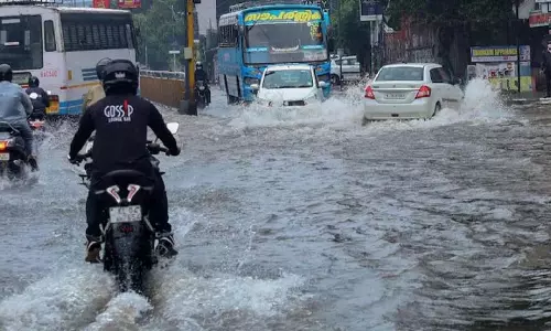 भारी बारिश में डूबा तिरुनेलवेली, बेहद भारी बारिश: रक्षक बना सह्यपर्वत भारी बारिश में डूबा तिरुनेलवेली, बेहद भारी बारिश: रक्षक बना सह्यपर्वत