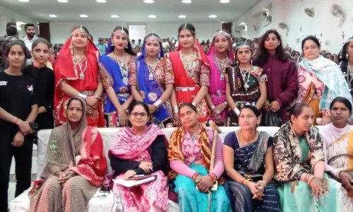 Pratapgarh: जिले में राजीविका एवं अन्य योजनाओं में सर्वश्रेष्ठ कार्य करने वाली महिलाएं सम्मानित Pratapgarh: जिले में राजीविका एवं अन्य योजनाओं में सर्वश्रेष्ठ कार्य करने वाली महिलाएं सम्मानित