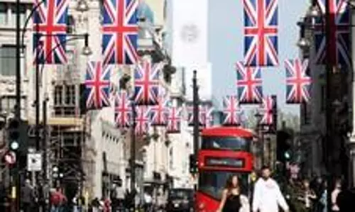 UK की आवास नीति ने विकास और संरक्षण पर बहस छेड़ दी UK की आवास नीति ने विकास और संरक्षण पर बहस छेड़ दी