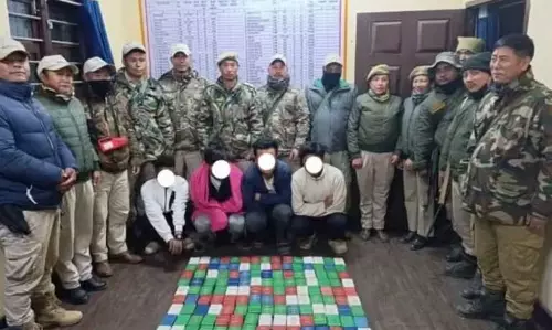 Manipur : असम ले जाई जा रही 5.87 किलोग्राम ब्राउन शुगर की तस्करी के आरोप Manipur : असम ले जाई जा रही 5.87 किलोग्राम ब्राउन शुगर की तस्करी के आरोप
