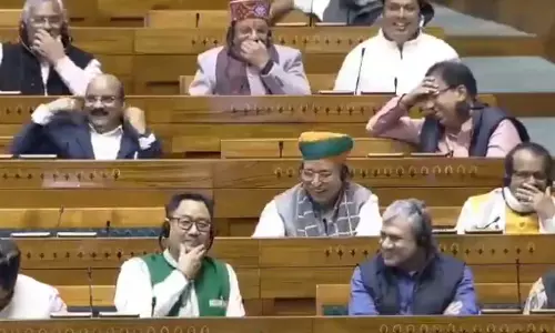 जब लोकसभा में खूब लगे ठहाके, Rahul Gandhi ने ऐसा क्या बताया? सत्ता पक्ष के लोगों ने पकड़ लिया सिर जब लोकसभा में खूब लगे ठहाके, Rahul Gandhi ने ऐसा क्या बताया? सत्ता पक्ष के लोगों ने पकड़ लिया सिर