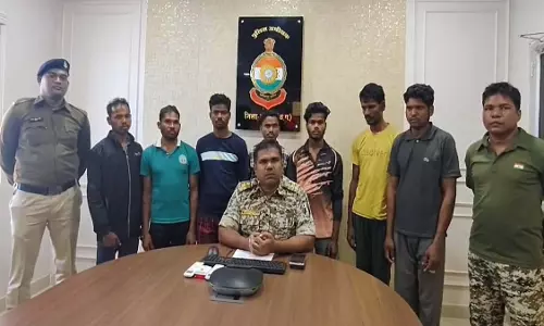 CG में गिरफ्तार नक्सलियों की तस्वीर