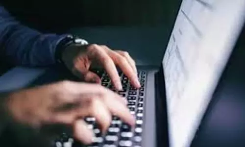 Computer ऑपरेटर की नौकरी से बचने के लिए काट लीं अपनी उंगलियां Computer ऑपरेटर की नौकरी से बचने के लिए काट लीं अपनी उंगलियां