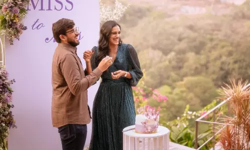 PV Sindhu ने वेंकट दत्ता साई से की सगाई, स्टार शटलर ने समारोह की तस्वीर शेयर की